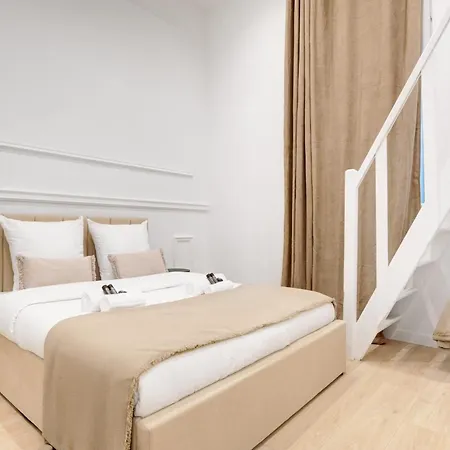 Duplex Prestige Avec Billard Et Baignoire Parigi