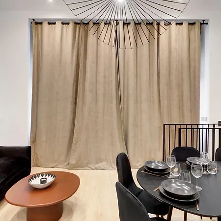 Duplex Prestige Avec Billard Et Baignoire Appartamento Parigi